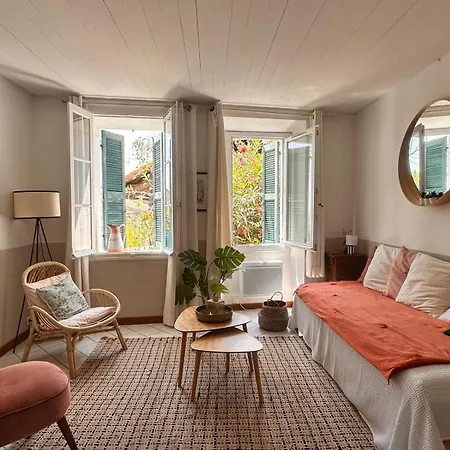 La Maison Du Repos بيت للعطل Hyères